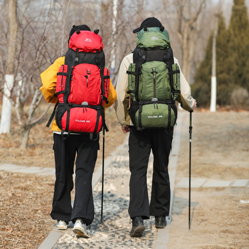 新登場！90Lの大容量で防水性に優れた、シューズ収納スペース - Outdoor Adventure Trips のレビューと価格